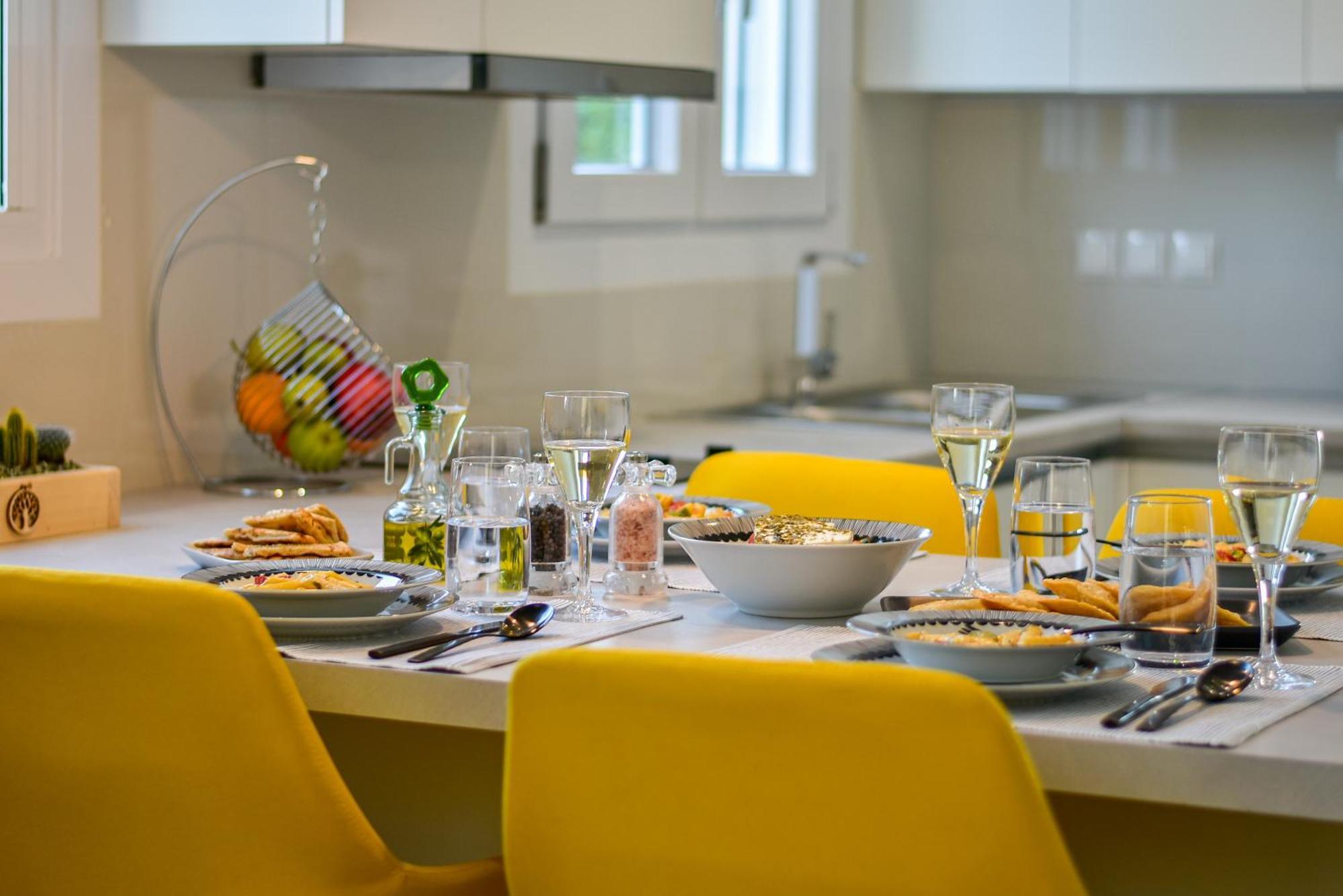 White Rock Milos Suites Adamantas  Zimmer foto